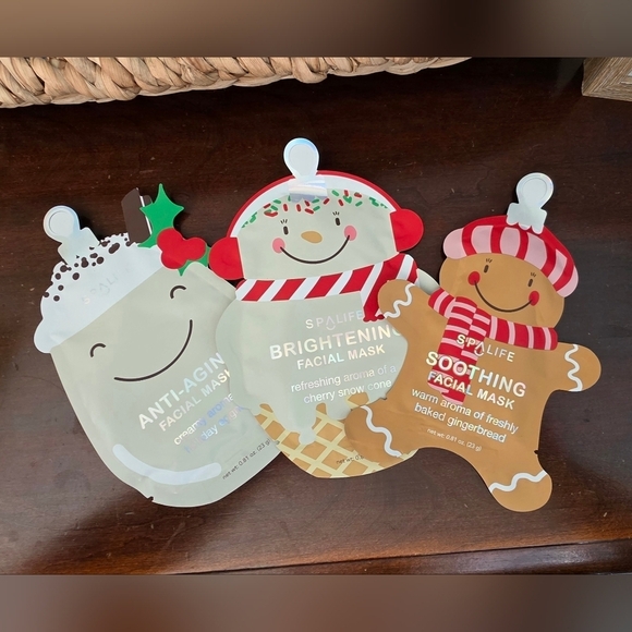 spalife Other - SPALIFE (3) Holiday Facial Mask Set - Green, Red, Brown